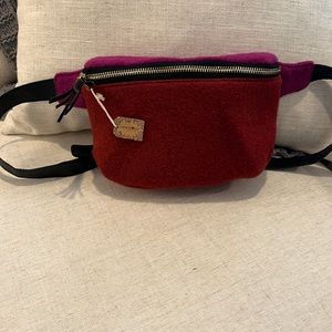 Brand new with tags. Natural life Fanny pack